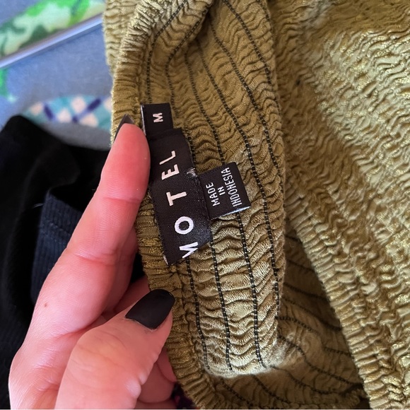 MOTEL cheetah print olive green bandage top - Picture 4 of 5